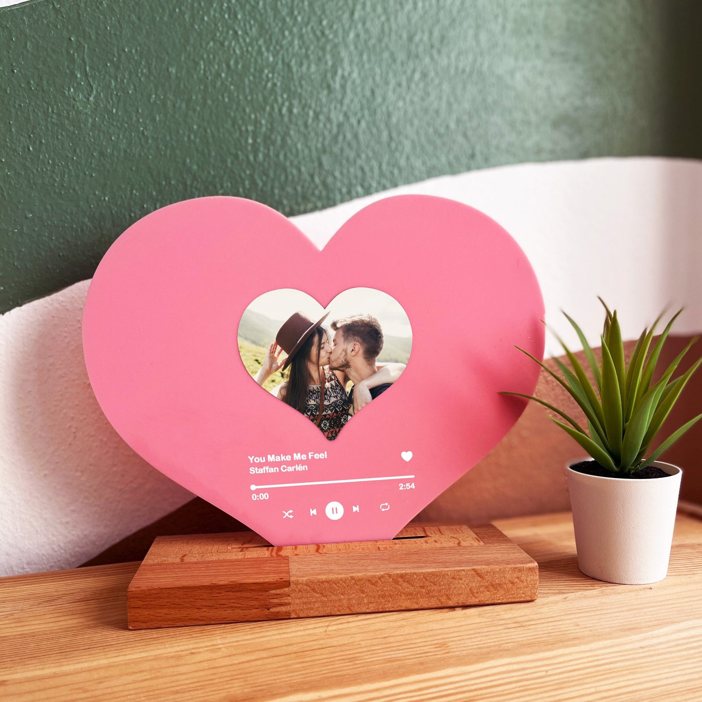 Heart-Shaped Personalized Record Display: Best Gift For Couple - Custom Song Record - Best Valentines Day Gift - Birthday Gifts for Her/His